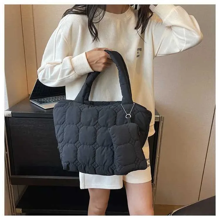 Mode Gesteppte Stickerei Thread Handtasche Leichte Puffy Top-Griff Große Kapazität Damen Kleine Einkaufstasche mit Mini_voghion.com