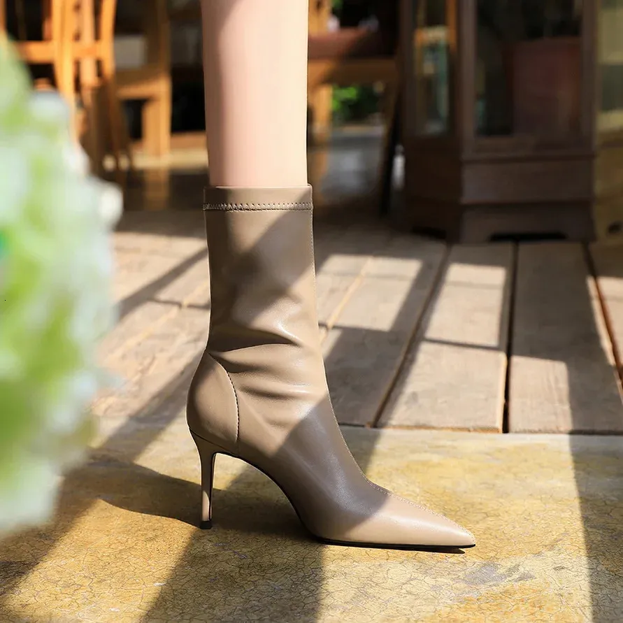 Women 75cm 10cm High Heels Leather Boots Lady Low Short Ankle Stripper Winter Warm Snow Plush Pointed Toe Shoes 240624_voghion.com