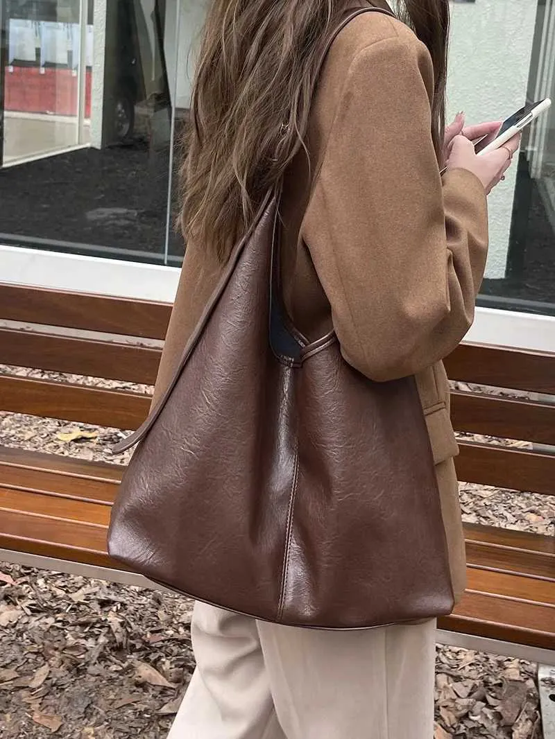 CBAG Lage Capacity Cross Bags For Women High Quality Soft Leather Simple Solid Designer Female Shoulder Ba241031_voghion.com