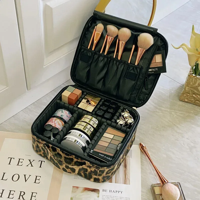 Trousse de maquillage de voyage en cuir PU de grande capacité, trousse de maquillage imperméable à motif léopard 241105_voghion.com