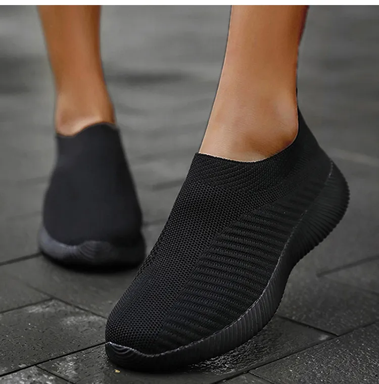 2024 Nuove scarpe da ginnastica morbide comode casual alla moda Slip On Sock per le donne Scarpe basse da donna_voghion.com