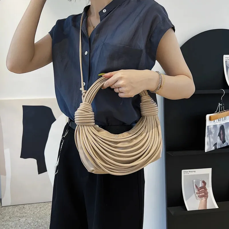 Borsa donna a mano tracolla hobo pochette elegante color oro_voghion.com
