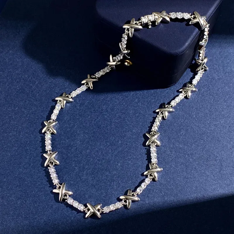 Zlata ogrlica s prevleko iz sterlinga Sier, objemi, poljubi in križem, zapestnice s tridesetimi diamanti za ženske, klasična modna znamka_voghion.com