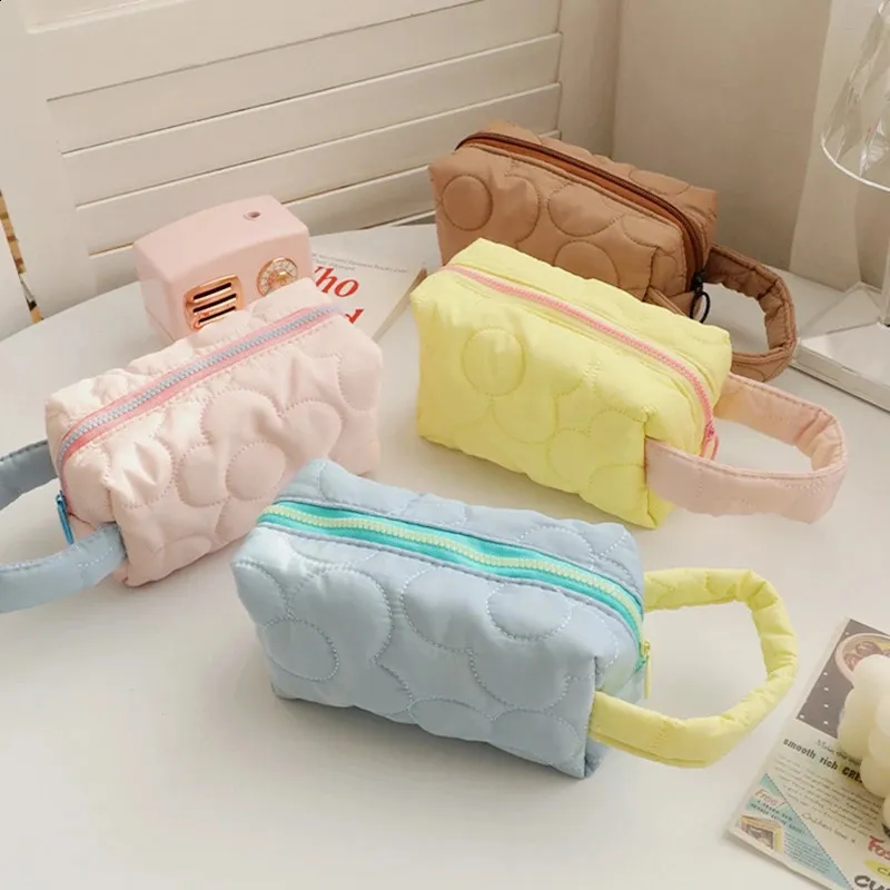 Female Quilted Cosmetic Case Womens Tulip wer Pouch Zipper Makeup Bag Travel Make Up Beauty Toiletry Handbag Tote_voghion.com