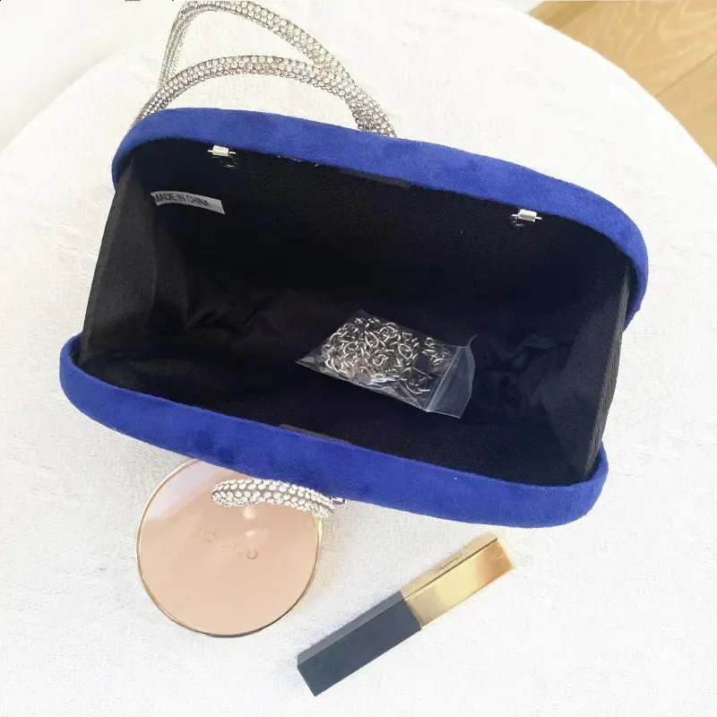 Elegante borsa da sera per donna clutch in seta per damigelle_voghion.com