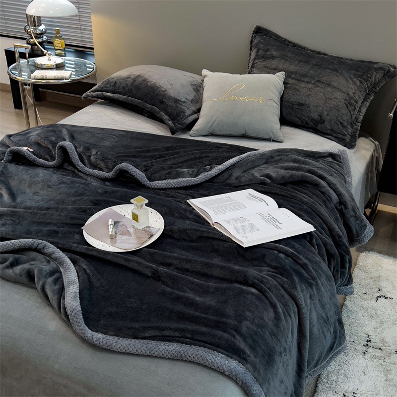 Super Soft Flannel Nap Leisure Blanket Single Double Nordic Milky Velvet Multifunctional Air Conditioning Blanket