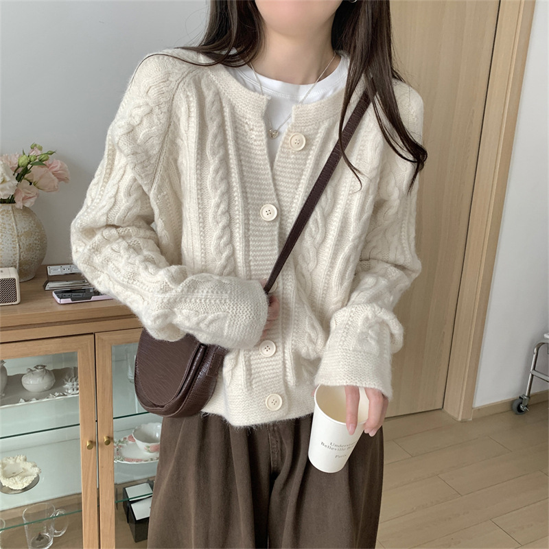 Suéter retorcido glutinoso cálido y suave para mujer, abrigo de otoño e invierno, nuevo cárdigan de punto corto suelto de estilo perezoso japonés