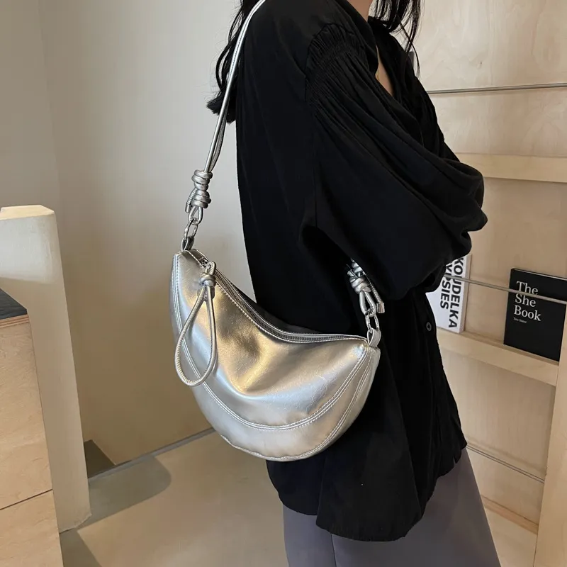 Saddle Crossbody | Solid Color Korean Style Shoulder Bag_voghion.com