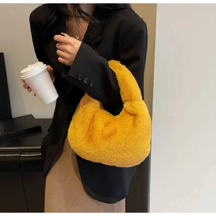 Portafoglio da donna con manico corto Fi Cluh carino Wen Fur Small Half Mo caldo peluche borsa da polso Y241106_voghion.com