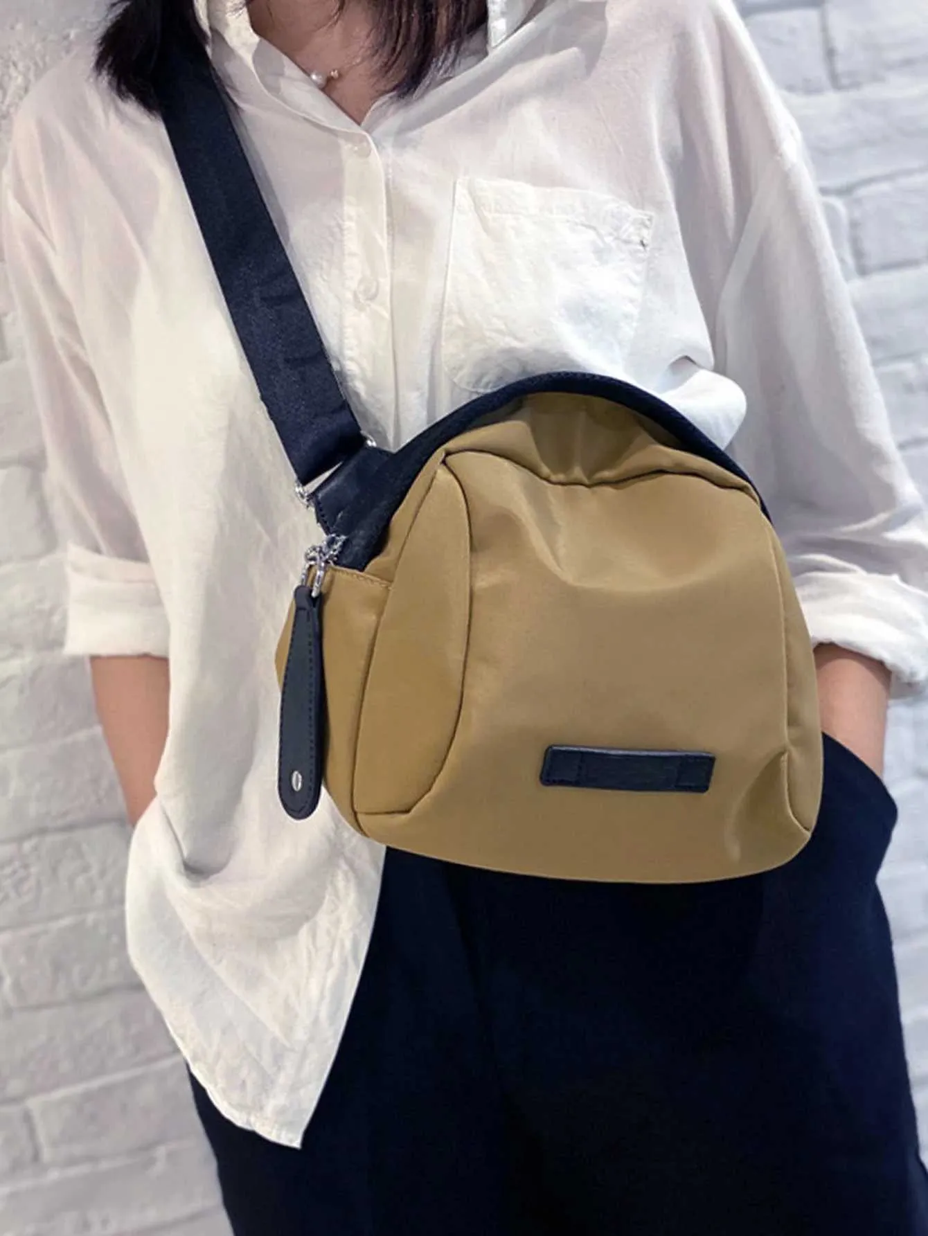 Sac à bandoulière minimaliste décontracté noir de petite taille pour le sport, le rangement en plein air, le nylon, le pack fantaisie C241022_voghion.com