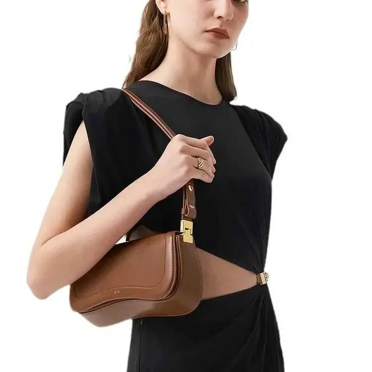 2024 New JW PEI Womens Fashion Adjustable Crossbody Bag Elegant Retro Underarm Saddle Ba241216_voghion.com