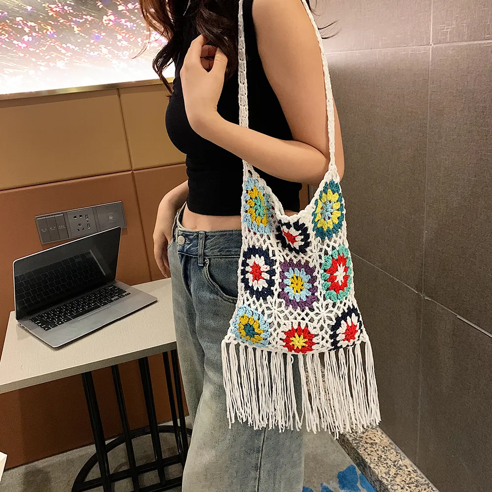 Borsa a tracolla da donna in maglia a traliccio con nappa, stile etnico, bohémien, morbida e traforata, intrecciata_voghion.com