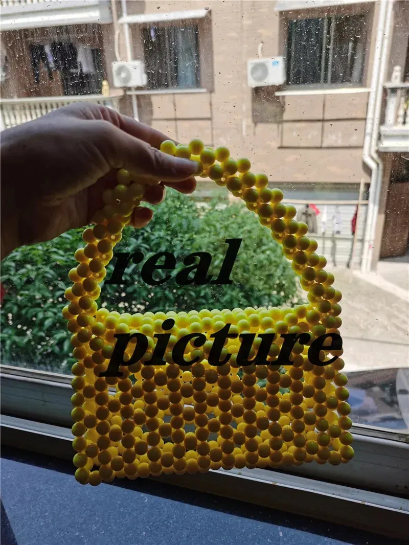 Borsa a mano con perline traforate a mano, forma triangolare, da donna, con perline acriliche colorate, per la sera, per feste e cene, 240907_voghion.com