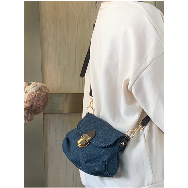 Sac à bandoulière diagonale pour femmes, nouvelle collection 2024, avec boucle de verrouillage sous les bras, de haute qualité, tendance et polyvalent, Cowboy_voghion.com