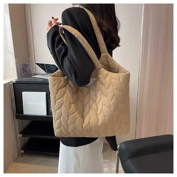 Mode Gesteppte Stickerei Thread Handtasche Leichte Puffy Top-Griff Große Kapazität Damen Kleine Einkaufstasche mit Mini_voghion.com