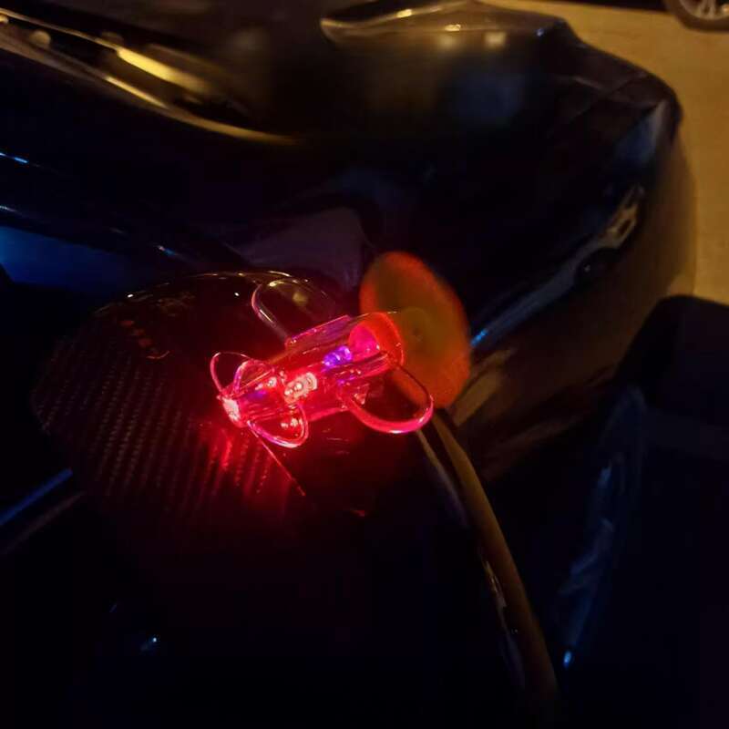 Egy héten belül több mint 1000 ember vesz részt egy utazáson kivilágított kis repülőgépen, egy elektromos kerékpáron,_voghion.com