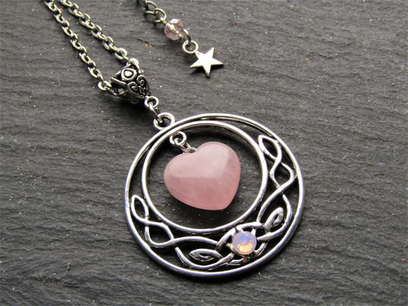 Collane Collana Celtica Amore Infinito con Cuore di Quarzo Rosa_voghion.com