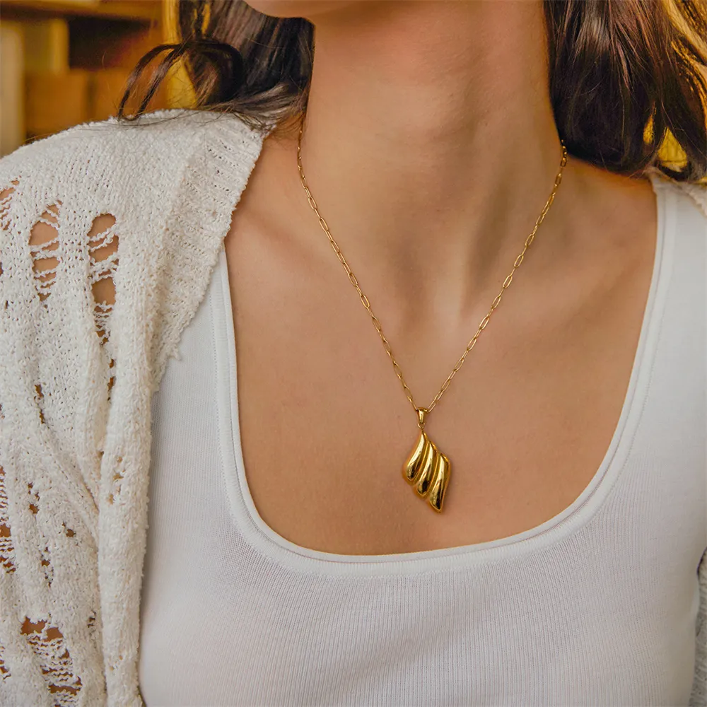 Colliers à pendentif en forme d'aile épaisse pour femmes, couleur or, acier inoxydable, bijoux minimalistes, étanches, vintage_voghion.com