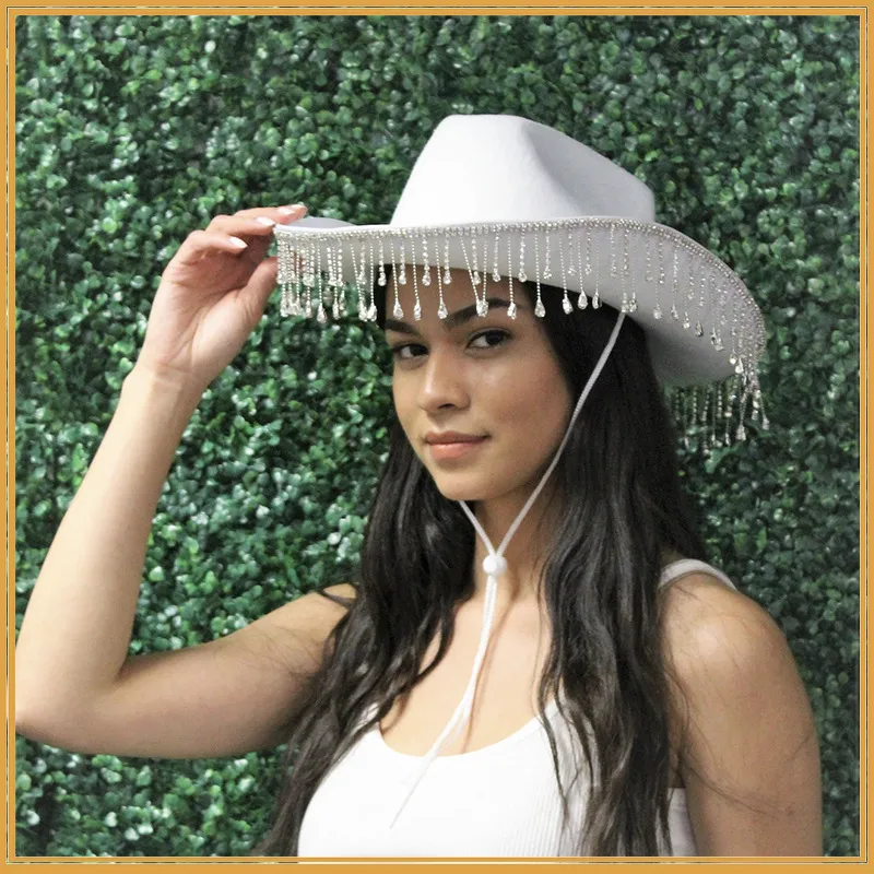 Chapeaux à large bord blanc Dia Fringe Bride Cowgirl Hat Mme Cowboy Bridesmaid Gift Bridal Summer Country Western HatWide_voghion.com
