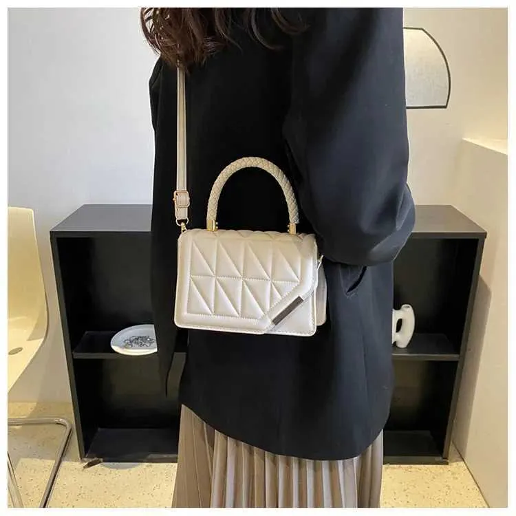 2024 neue Schulter PU-Leder quadratische Damenhandtasche Markendesigner kleine schwarze Umhängetasche Y241121_voghion.com