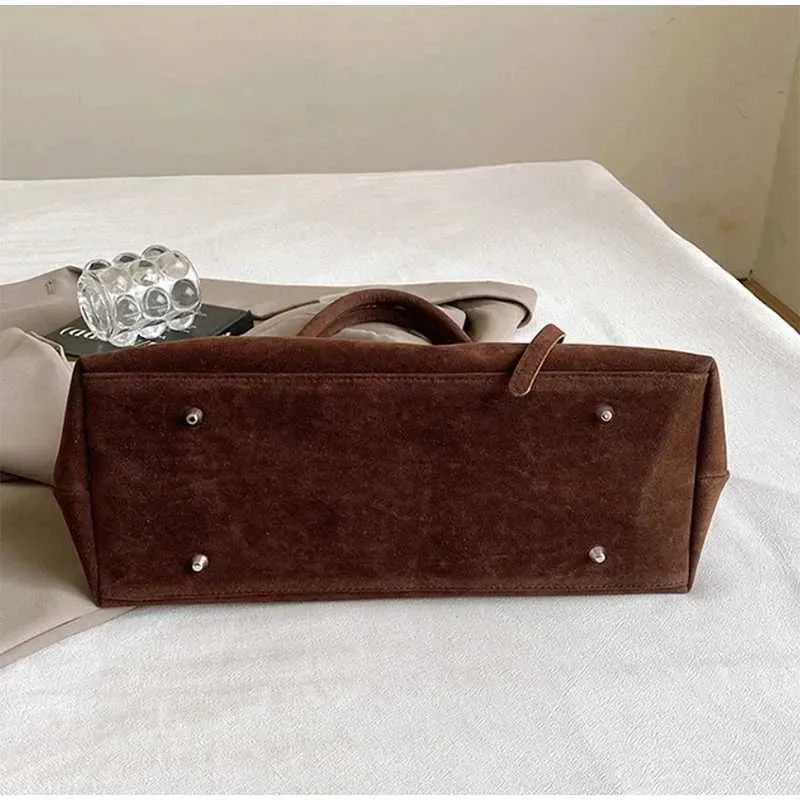 Madinga rudens ruda moteriška retro zomšos didelės talpos pečių diržo sagtimi moteriška rankinė pažastims Ba241104_voghion.com