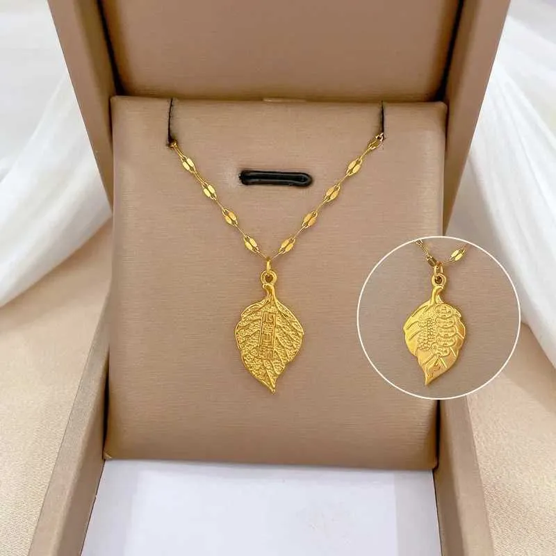 Kettingen Klassieke Retro Rijke Ketting Mode Persoonlijkheid Esdoornblad Eenvoudige Sleutelbeenketting Hanger Cadeau Geven_voghion.com