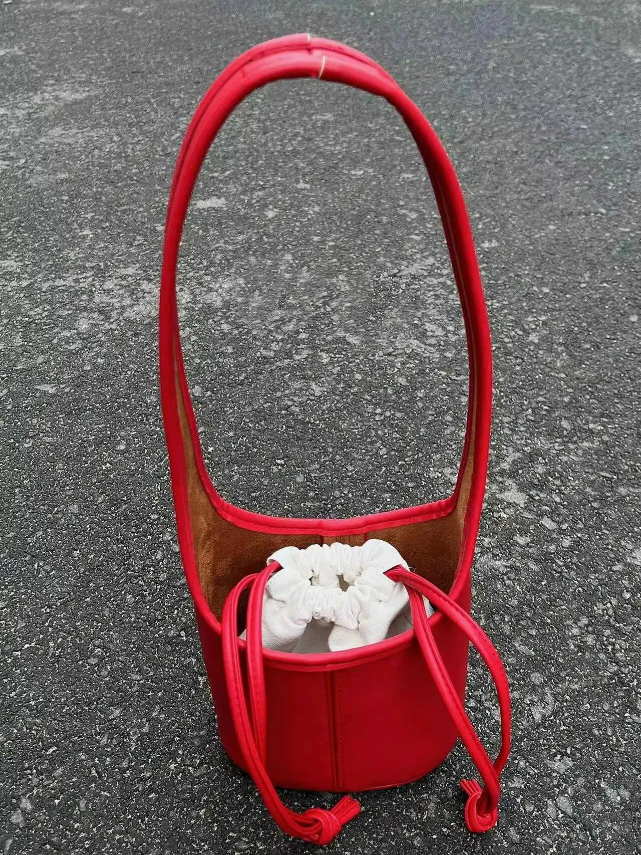 Koreanischer minimalistischer Kordelzug-Design-Wassereimer, rot, künstlerisch, lässig, handgehaltene Umhängetasche, Gemüsekorb, Mutter und Kind_voghion.com