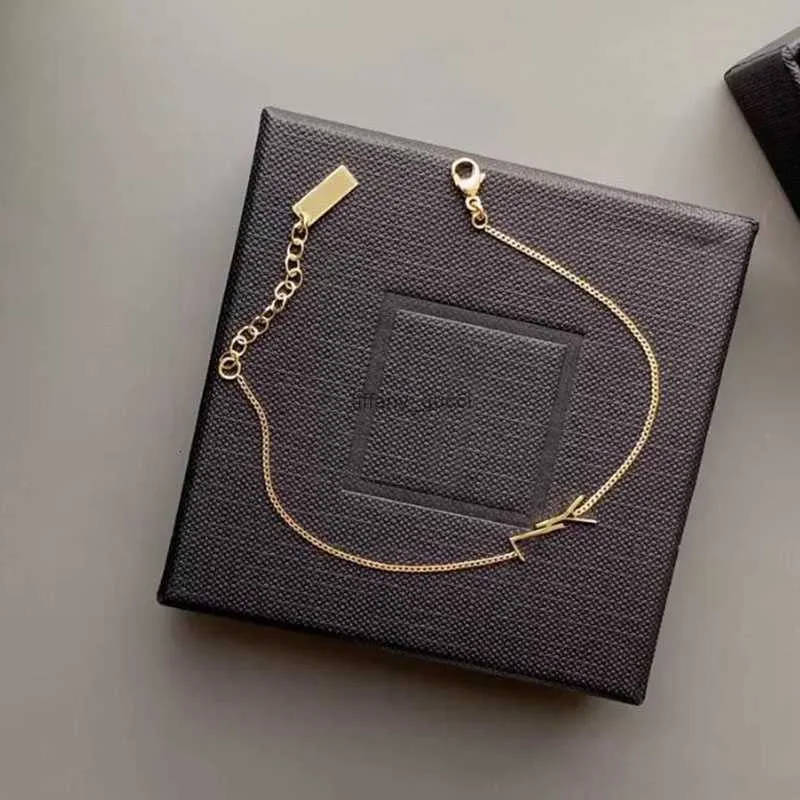 Designer Gold Chain Womens Bracelets Love Jewelry Letter Pendant Y Bracelet For Women Charm Earring Wedding G2205242Z_voghion.com