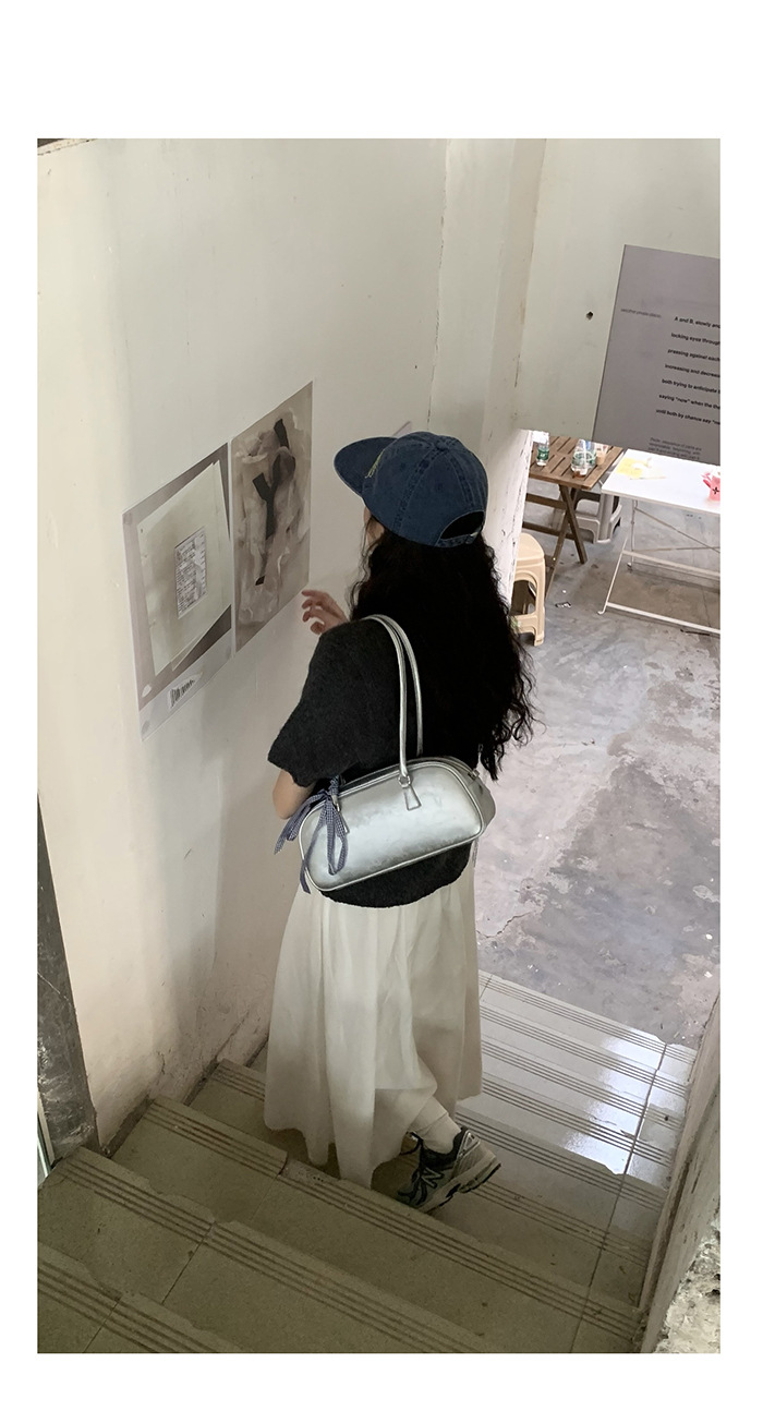 2024 Estate coreana Nuovo design di nicchia Borsa da donna portatile in stile balletto Tendenza moda Borsa versatile in argento con tracolla singola_voghion.com