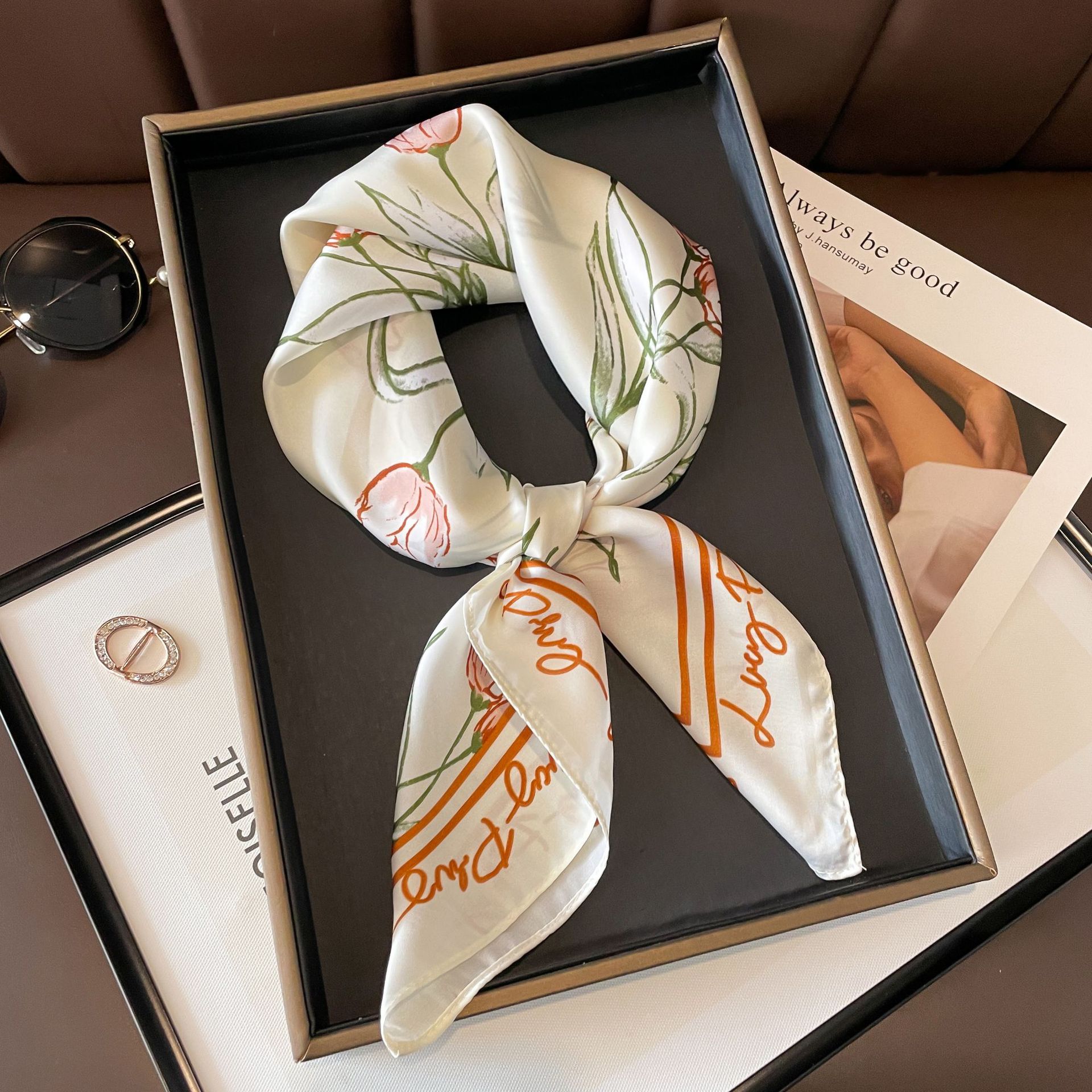 Sciarpa decorativa piccola a scialle da donna in raso quadrato di seta coreana con fiore pianta coreana di nuovo stile 70 cm_voghion.com