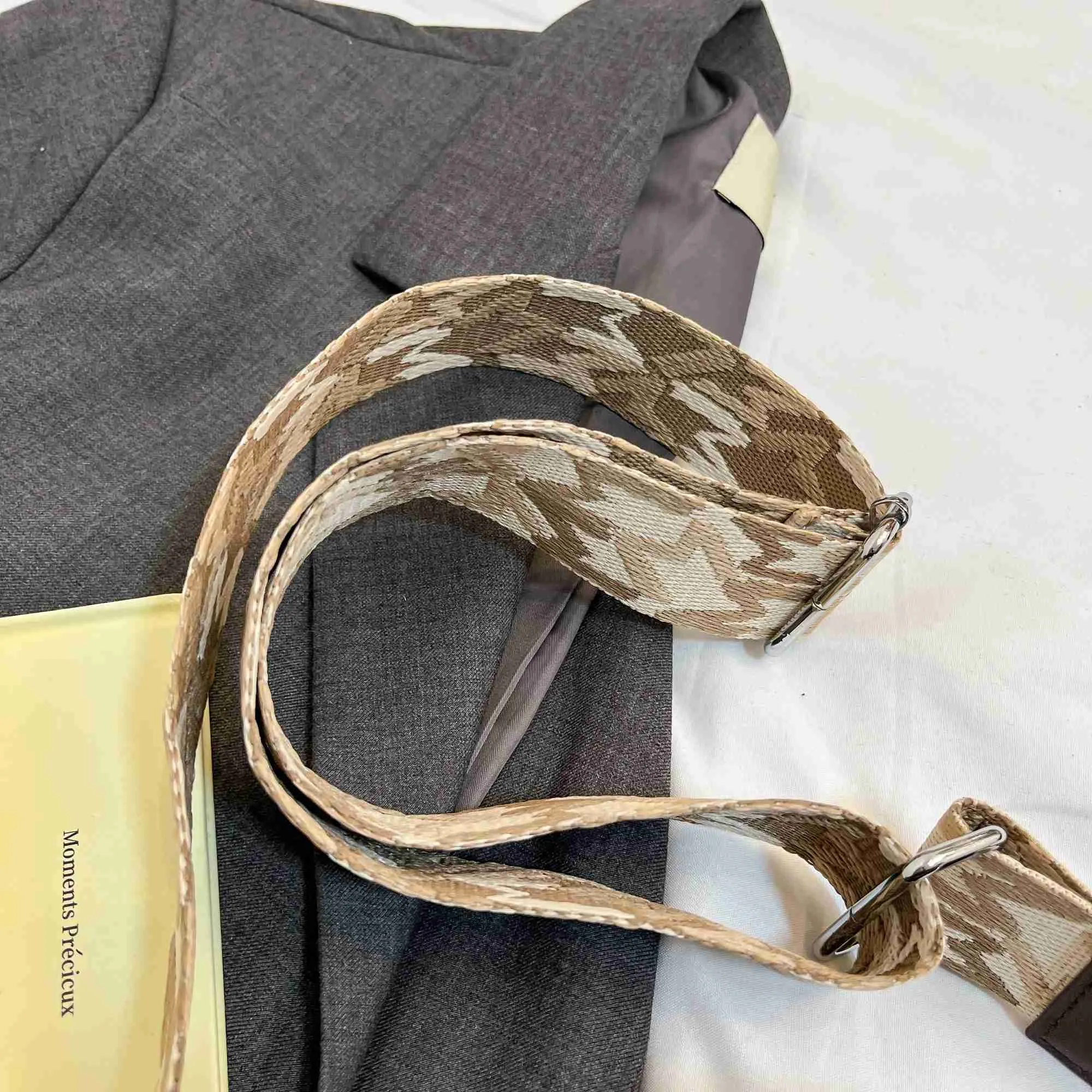 Sac à bandoulière simple à texture simple pour l'automne et l'hiver, sac à bandoulière polyvalent de couleur unie_voghion.com
