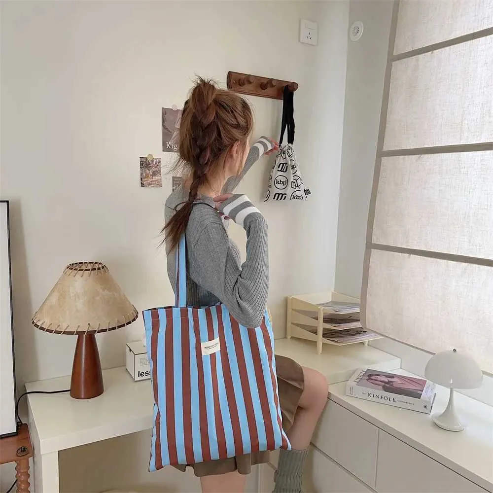Vintage gestreifte warme Leinwand große Kapazität tägliche Einkaufstasche lässig tragbare Damen Reisehandtasche Y241109_voghion.com