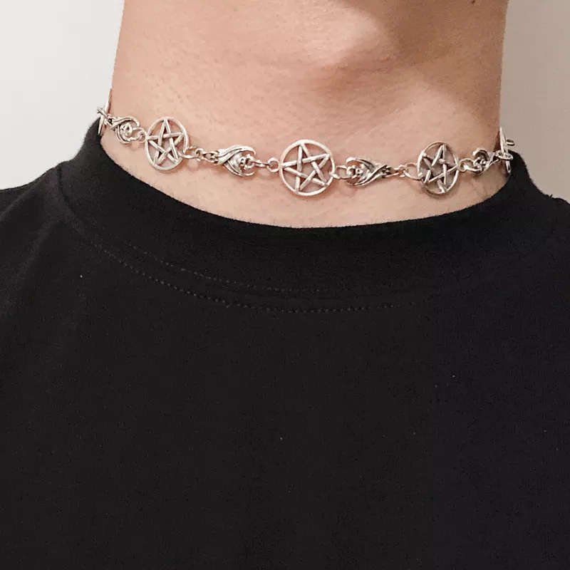 Collane Nuova collana con pentagramma e pipistrello_voghion.com