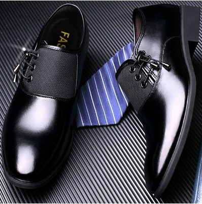 Chaussures de mariage en cuir simples pour hommes, chaussures de soirée formelles, style britannique, vintage, à tête pointue, tendance, couleur essuyée, respirantes, décontractées, brillantes