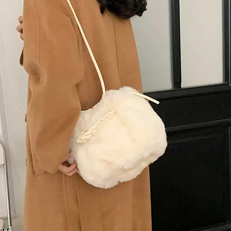 Sac à bandoulière multifonctionnel en fourrure pour femme, sac à main seau à la mode, sacs à bandoulière en peluche douce, mode fourrure nuage_voghion.com