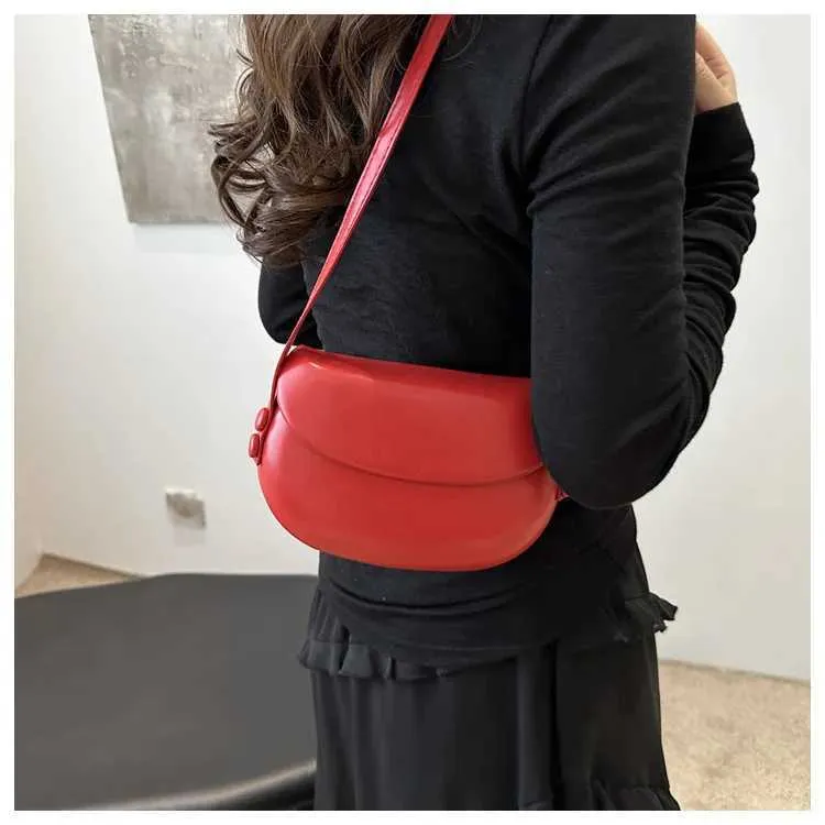 Saddle Bag Crossbody Bag For Women Solid Colour Pu Leather Clutch_voghion.com