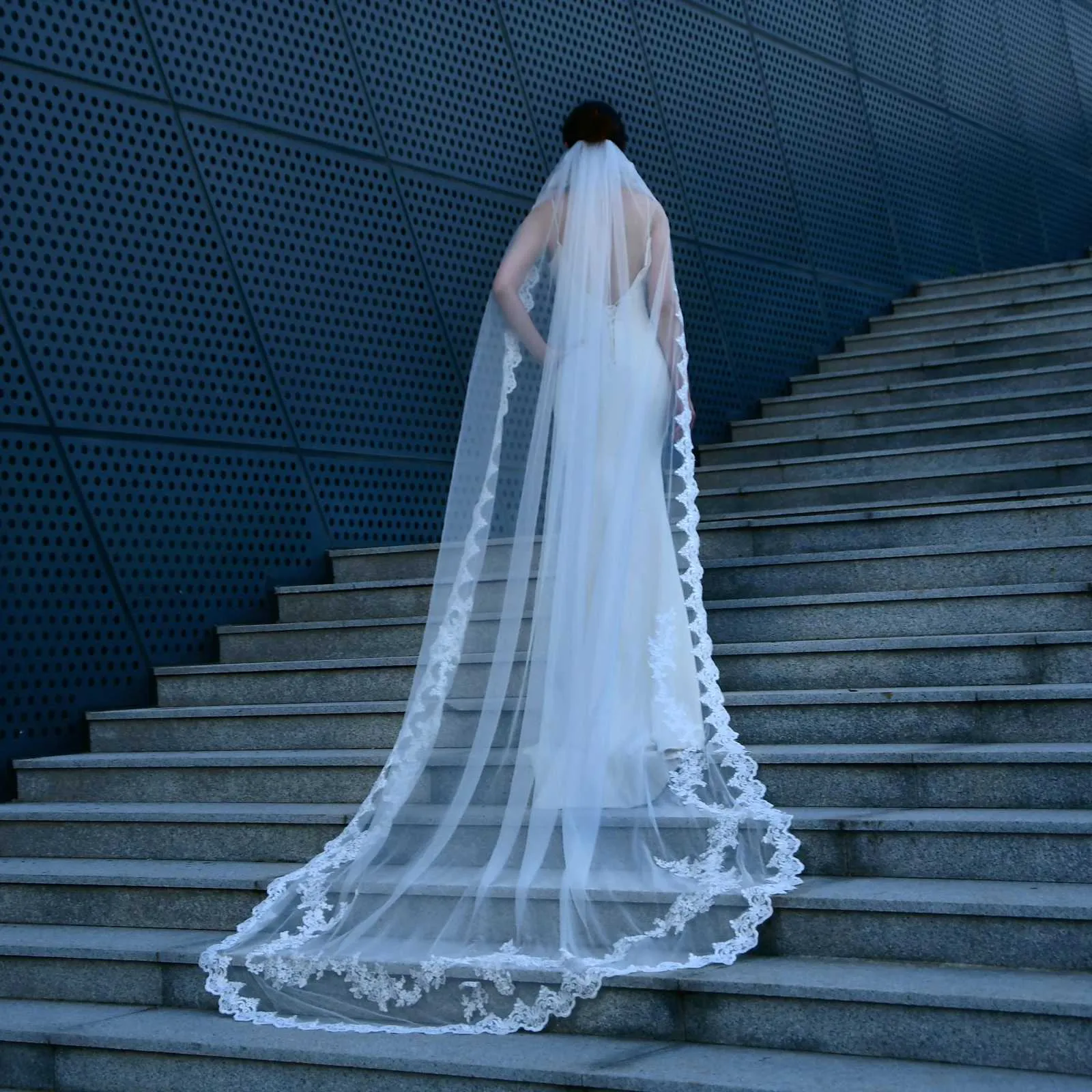 Gioielli per capelli V110 Velo lungo con applicazioni in pizzo Veli da sposa a 1 strato Cattedrale Morbido Tulle Accessori per abito da sposa per la sposa_voghion.com