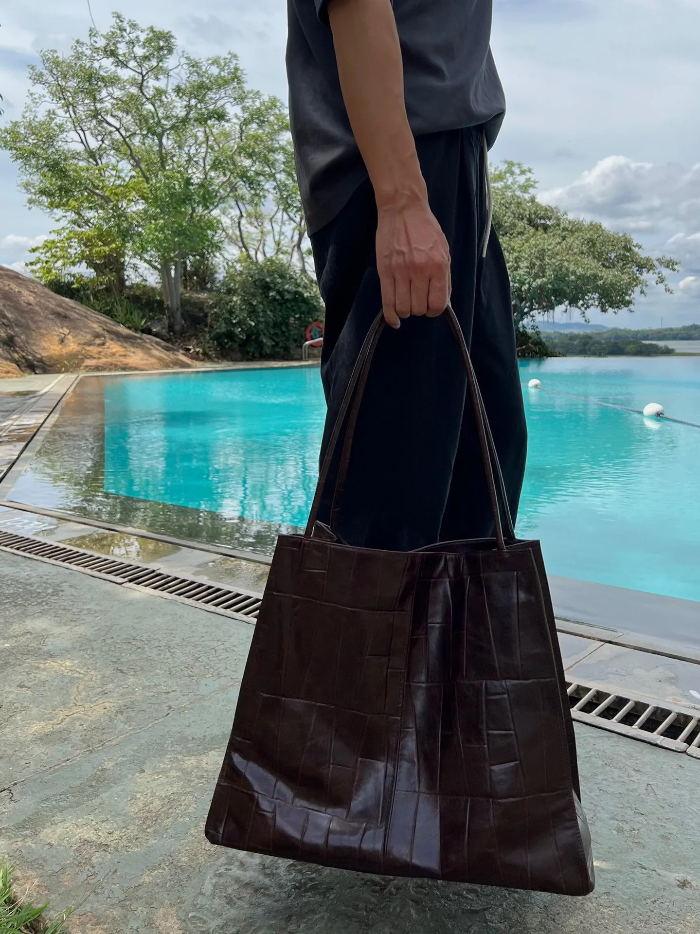 Kopfschicht-Rindsleder mit großem Fassungsvermögen, echtes Leder für Damen 2024, lässige und stilvolle, vielseitige Schultertasche zum Pendeln_voghion.com