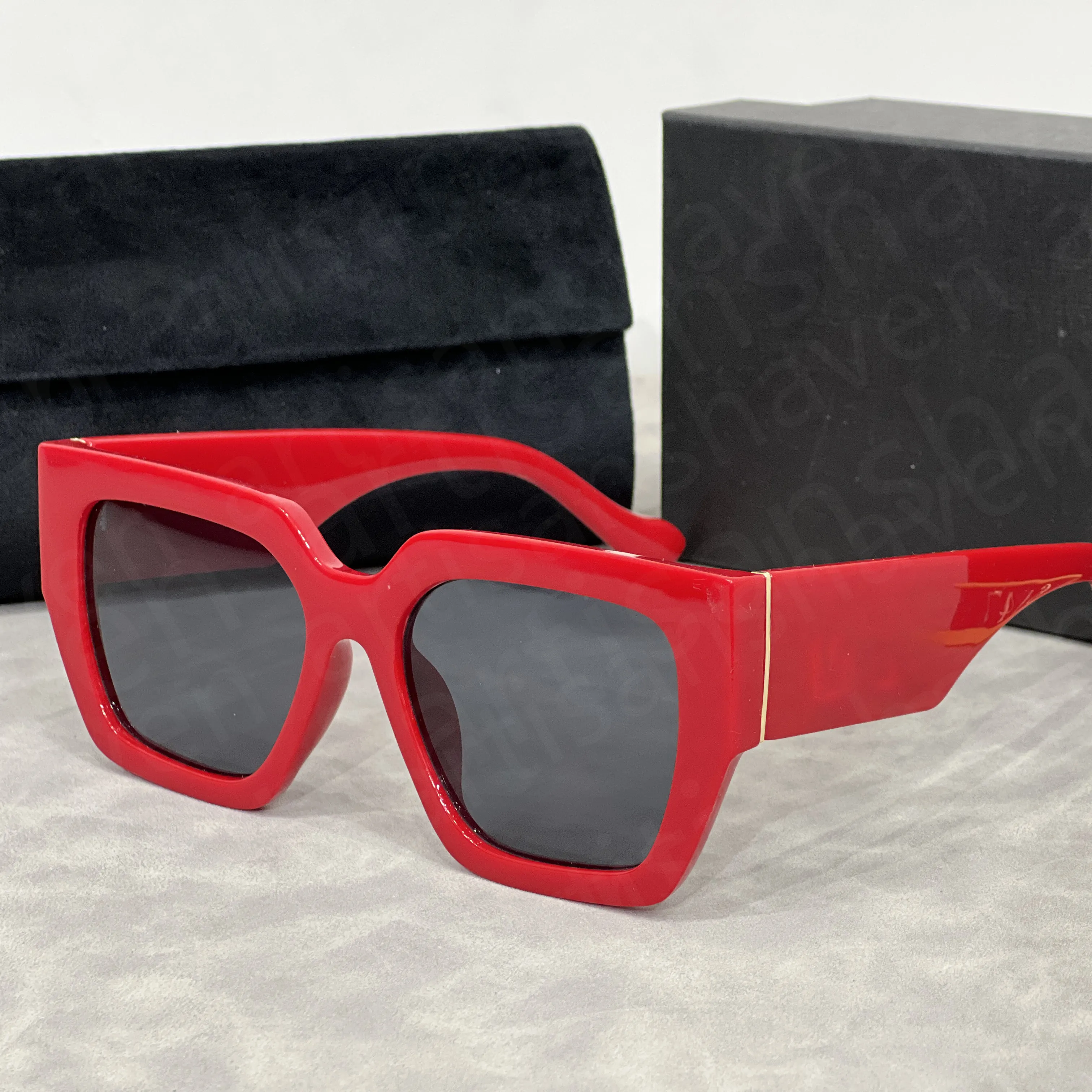 Prodotti disponibili resistenti ai graffi per il minimalismo. Donne di design alla moda Designer di occhiali da sole da uomo durevoli_voghion.com