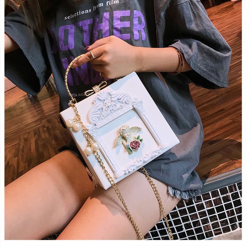 Small Baroque Angel Shoulder Bag For Women With Chain Strap_voghion.com