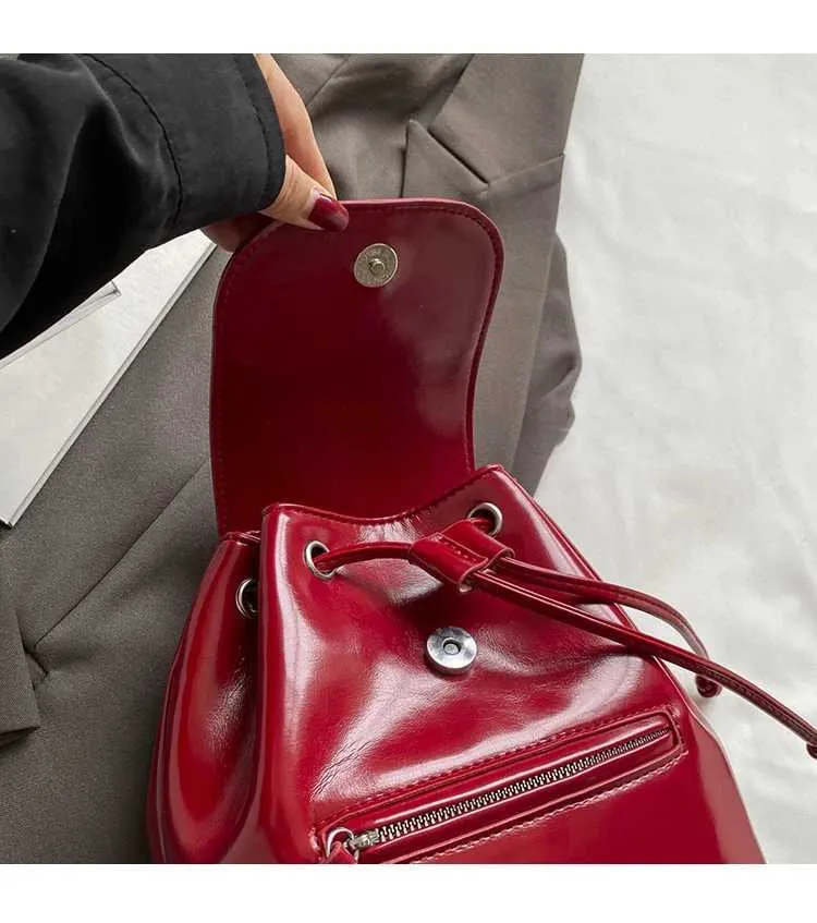Mochila feminina sólida com aba e laços, mini bolsas de ombro, versátil, feminina, grande capacidade, bolsas de couro, casual, estudante_voghion.com