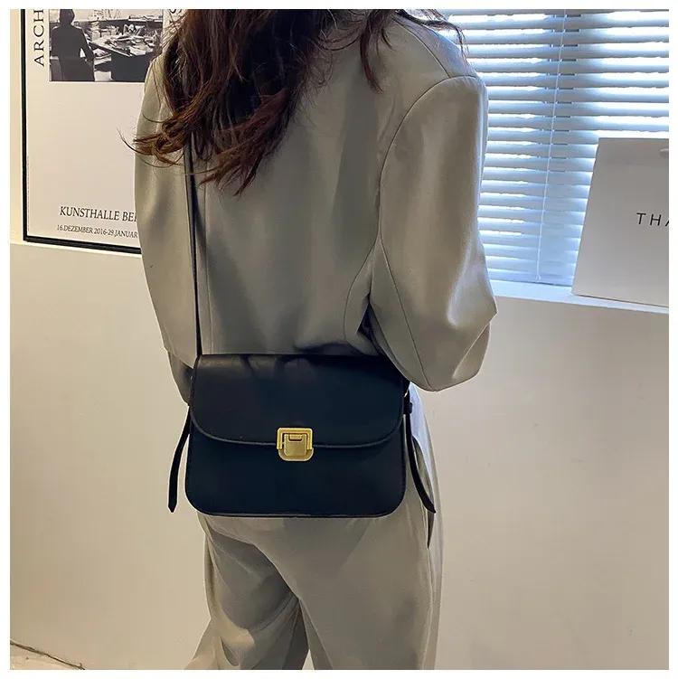 Designer Shoulder Bags Womens 2024 Messenger Bag in Preppy Style - High-Quality Vintage Envelope Briefcase Handbag_voghion.com