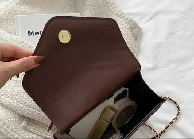 Retro Style Women's Small Crossbody Bag And Shoulder Bag Set_voghion.com