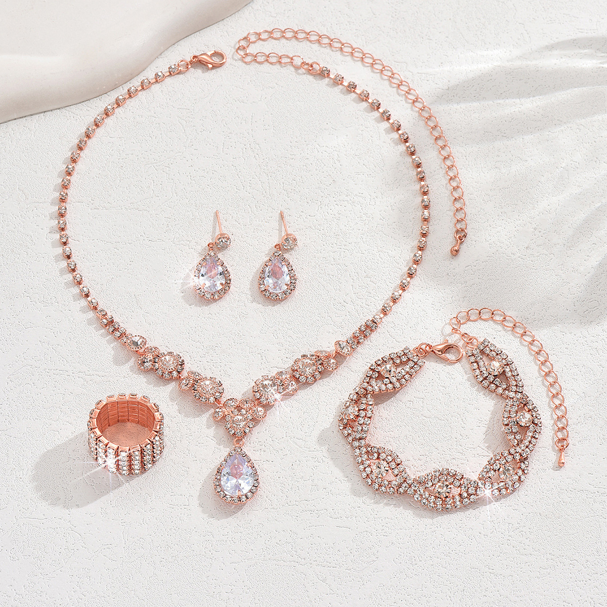 Set di gioielli da donna, alla moda, nuovo, alla moda, in oro rosa, tre pezzi, collana, orecchini, bracciale con zirconi, set da sposa._voghion.com