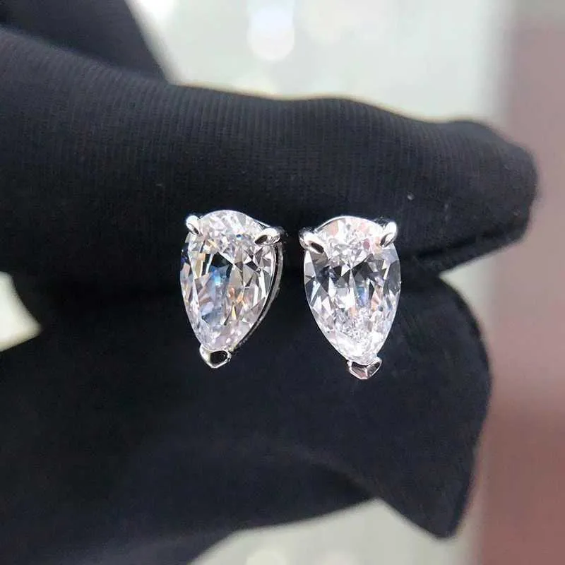 Σκουλαρίκια OEVAS Classic 100% Sterling Sier Pear Created Moissanite Gemstone Studs από λευκόχρυσο, κοσμήματα χονδρικής G0923_voghion.com