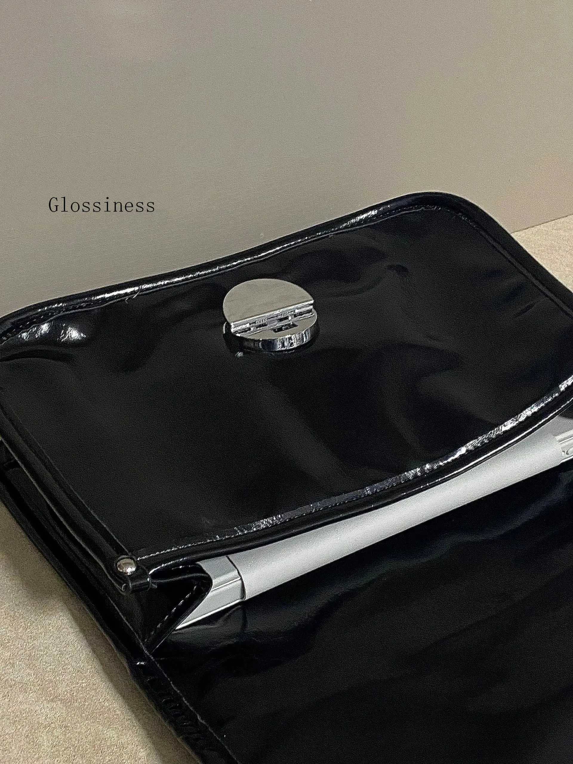 Black Patent Leather Crossbody Bag For Women Chain Shoulder Bag_voghion.com