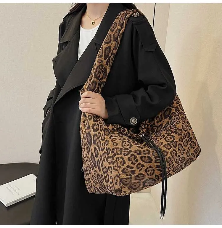 Grande leopardo Hobo donne moda tessuto spalla stile coreano grandi pacchetti nuovo nel 2024 inverno borse shopper casual_voghion.com