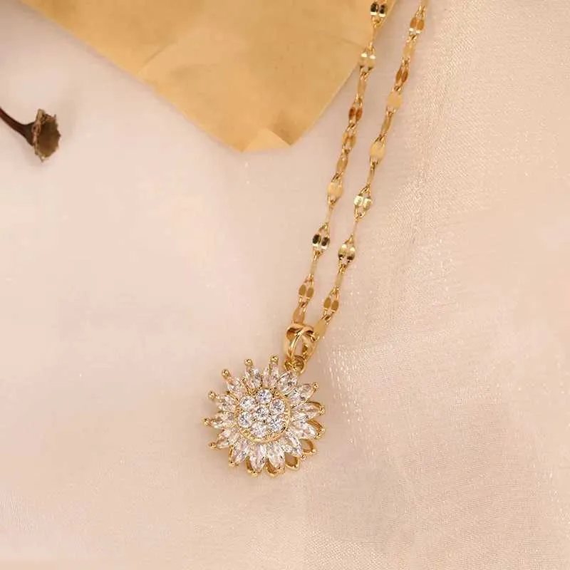 Double-layer Sunflower Pendant Necklace Stainless Steel Jewelry_voghion.com