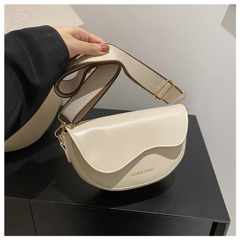 Doku ve Mod 2024 Lässig Einfarbig Neue Frühjahr Abdeckung Breiter Riemen PU Einzelner Schulter Crossbody Sattel_voghion.com