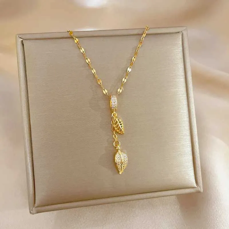 Hangerkettingen Modieuze Europese en Amerikaanse micromozaïek Witte sieraden Kwastjesbladketting Klassieke lichte zirkoon_voghion.com